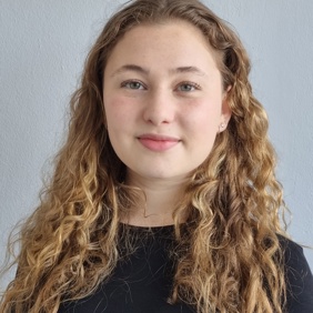 61aa99d7a613117842ab31ae_EmmaRose - Retrato