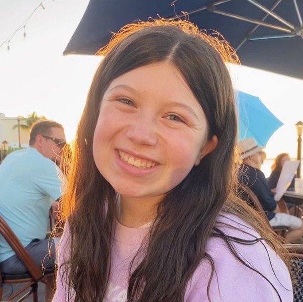 62126bd612b8623b5721fbff_Ella