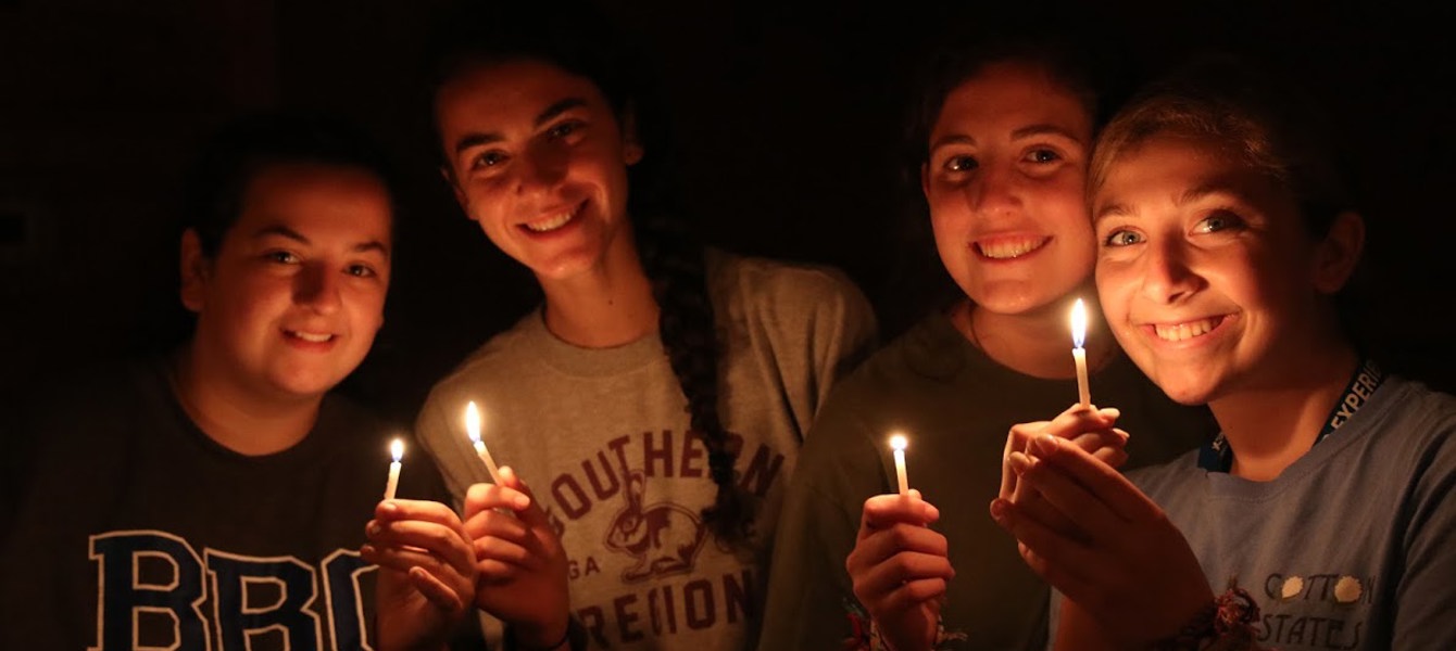 5fd3a0b25bf37aaa34e0de3c_~Hablando como judíos