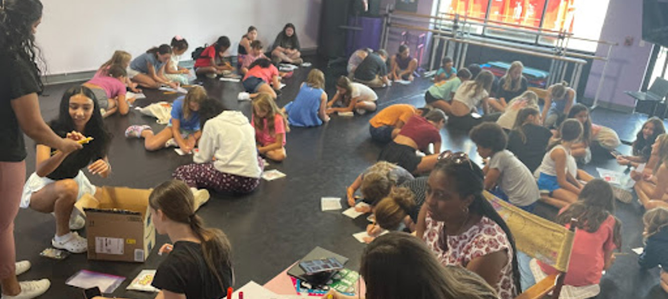 654d4f8da05dd548bef9575b_Avery fox main image