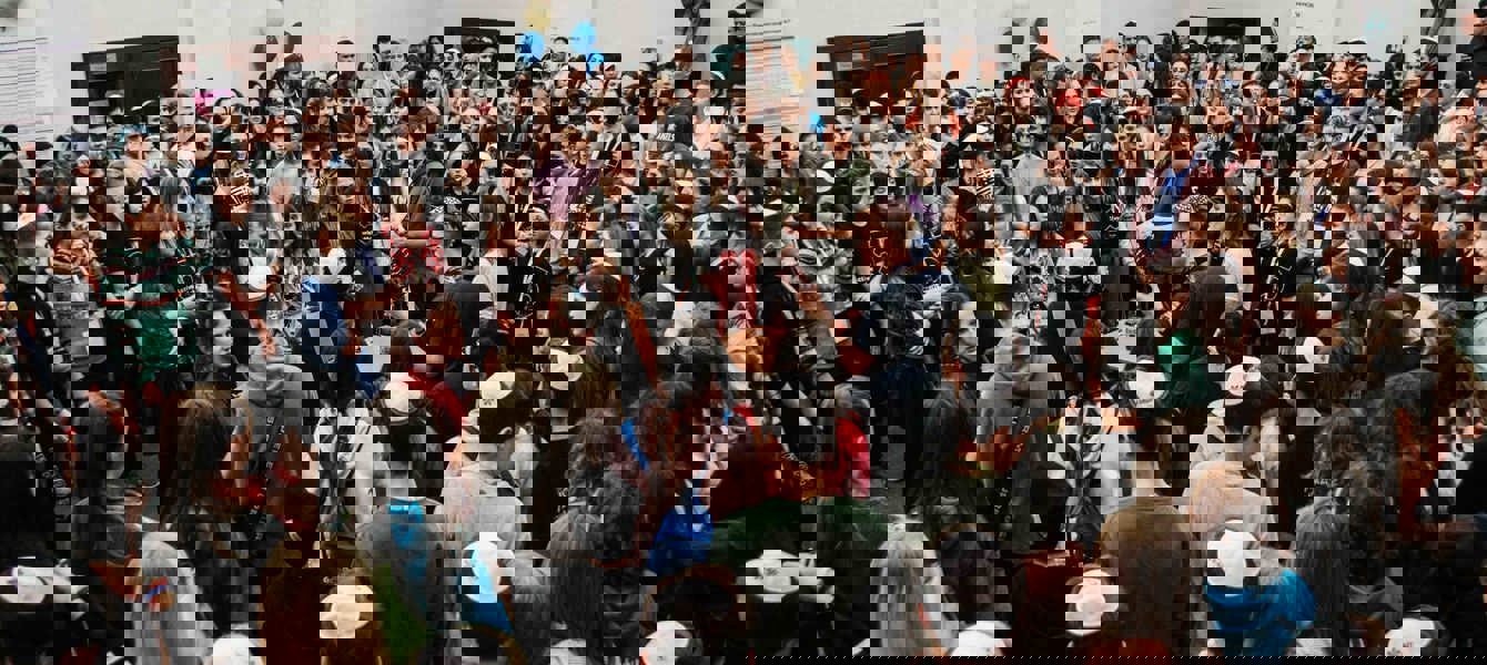 5c2f744c1b7e00afe4797c09_isleukraine-371