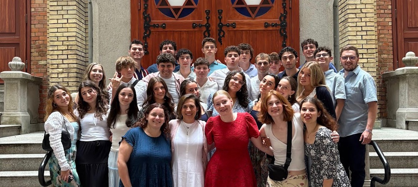 6880f5577485b62f827d1520_Submission1