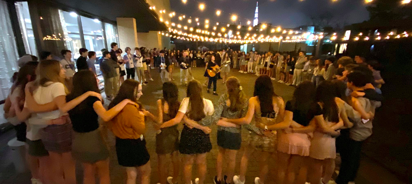 5f242f00cacd90c3778e3add_delts foto del Shabat