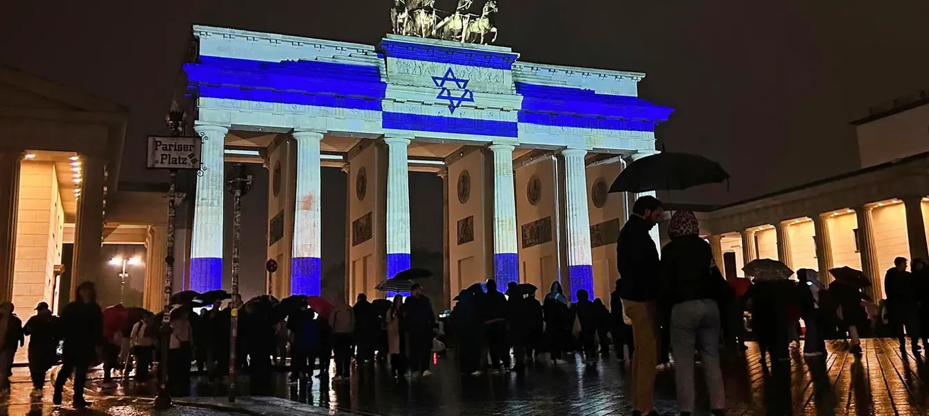 6525b7e62c4d5727f7339923_71118354007-landmarks-israel-solidarity-001