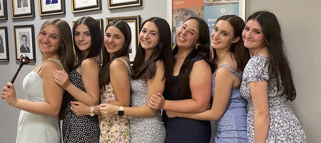 646f6b6ac455a39dc200c32e_sin nombre