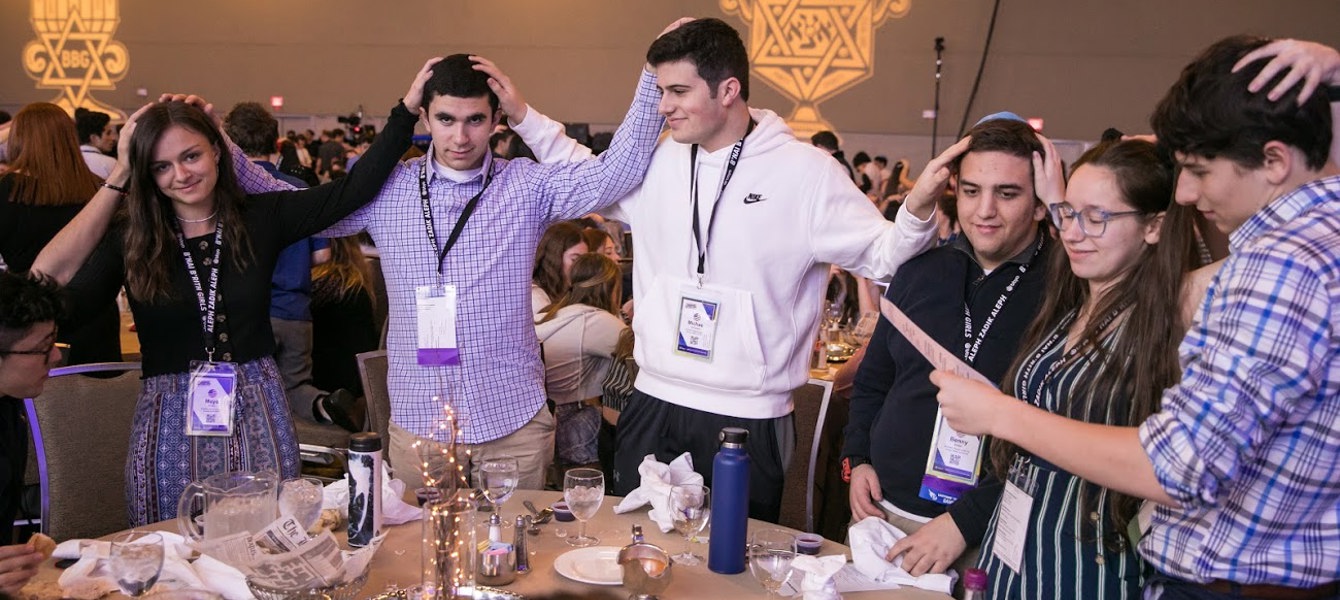 5ebc00b6a3c8bd0a245dcd84_BBYO IC - Fotografía de Jason Dixson -_db7b3320