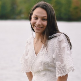 5dced45a792b96fb6fb86cab_foto de primer plano