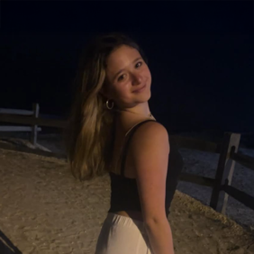 67f7d981b68290444dd4c89f_Mia Dutkin