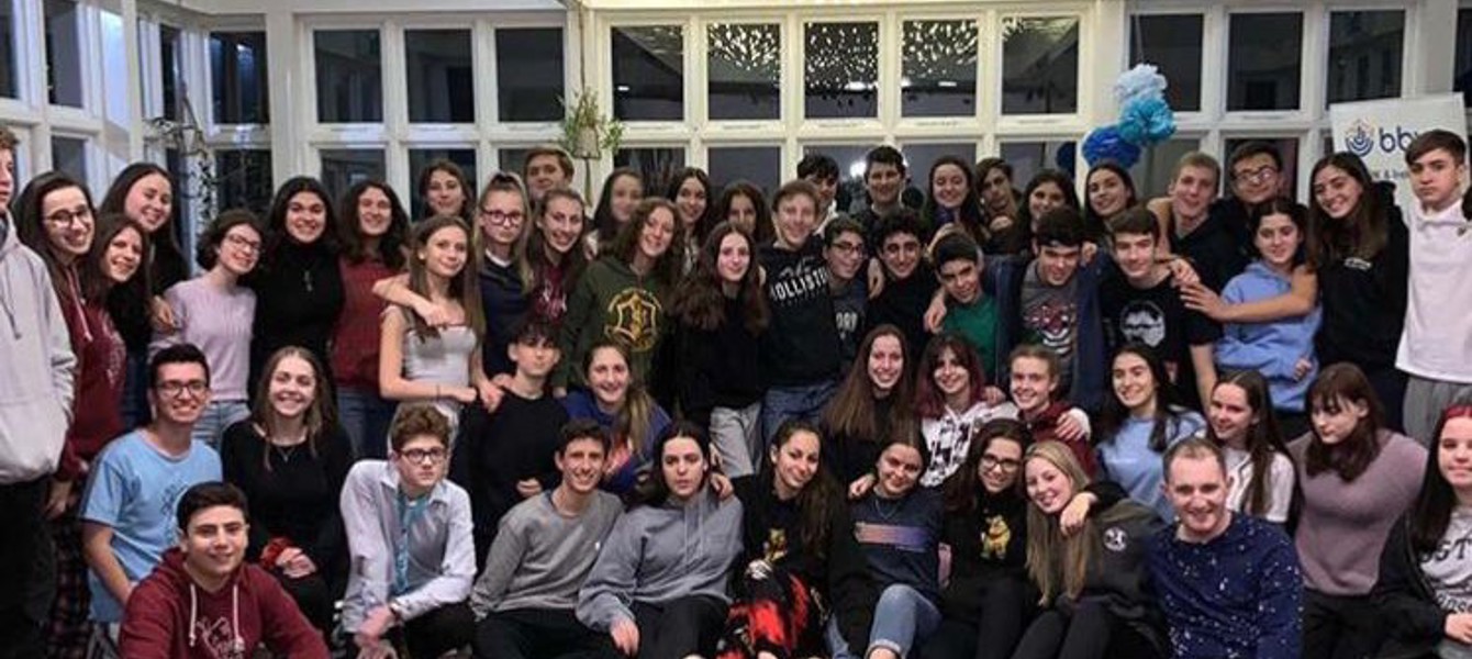 5f3fdea932a398332726a4e9_UKI Shabat 2